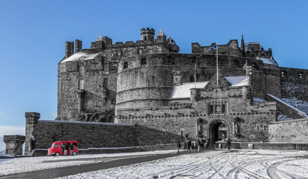 edinburgh-3155781_1920