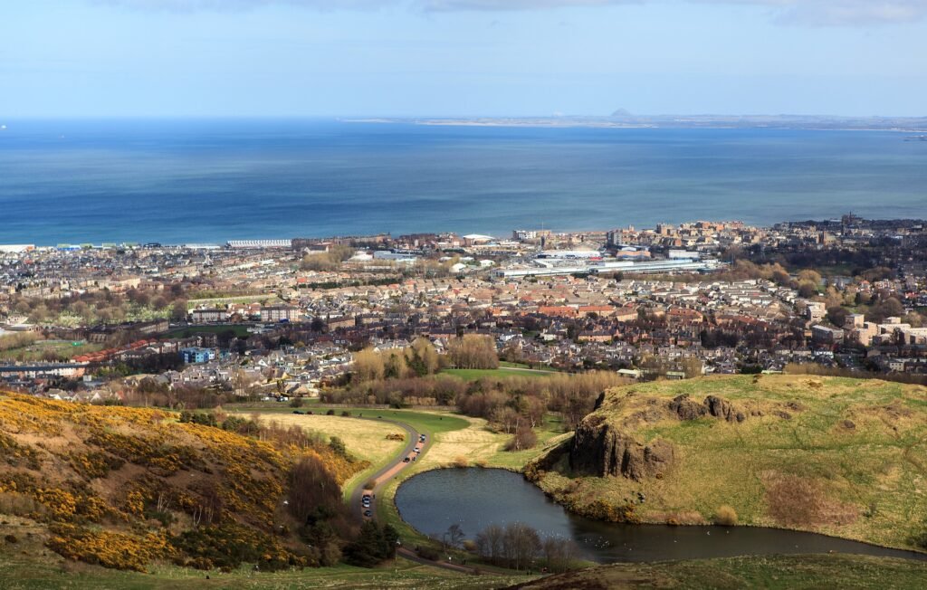 edinburgh-737635_1920